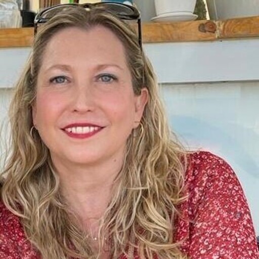 Photo of Susan Lopez Beswick